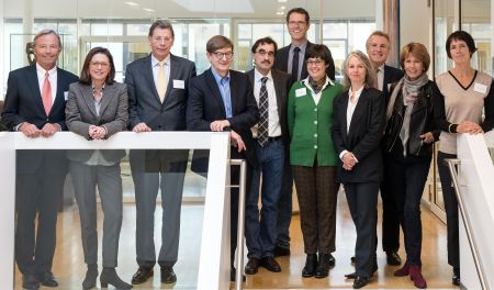 Herbert Rebscher (3. von links) links neben Prof. Dr. Dr. Wiestler als Mitglied des wissenschaftlichen Beirats des Krebsinformationsdienstes im Jahr seiner Gründung 2014